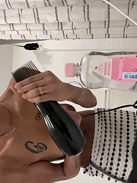 Snapshot of Davineniy chatting on February 2026 06:50:01 PM Davineniy online show from February 2026 06:50:01 PM