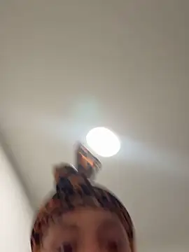 Snapshot of Davineniy chatting on February 2026 07:35:02 AM Davineniy online show from February 2026 07:35:02 AM