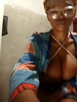 Snapshot of YammyChocTits chatting on January 2026 11:25:01 PM YammyChocTits online show from January 2026 11:25:01 PM