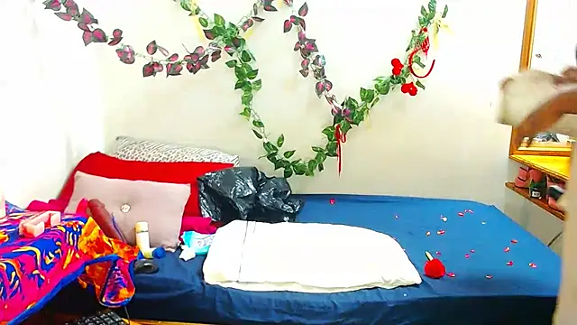 Snapshot of YammyChocTits chatting on February 2026 12:07:01 AM YammyChocTits online show from February 2026 12:07:01 AM