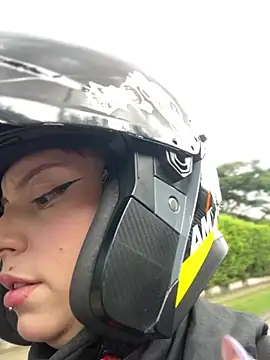 Snapshot of CamiTeaseX_ chatting on February 2026 07:33:02 PM CamiTeaseX online show from February 2026 07:33:02 PM