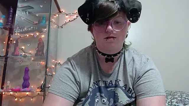 Pupghostt online show from April 2026 06:57:02 PM