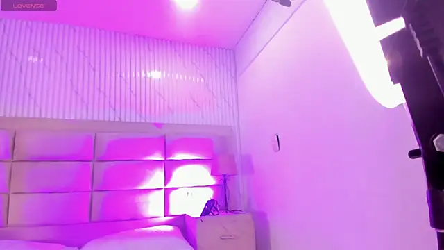 Snapshot of ManuelaEvans_ chatting on February 2026 09:10:02 PM ManuelaEvans online show from February 2026 09:10:02 PM