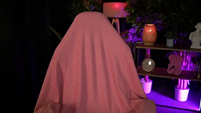 Snapshot of Velouraa chatting on February 2026 09:47:02 PM Velouraa online show from February 2026 09:47:02 PM