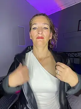 Snapshot of JennaMilf_ chatting on February 2026 08:16:01 PM JennaMilf online show from February 2026 08:16:01 PM