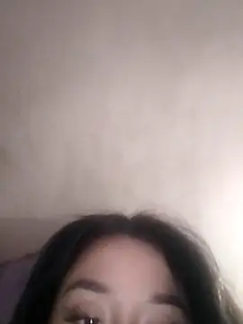 Snapshot of vanNe78 chatting on January 2026 04:27:01 AM vanNe78 online show from January 2026 04:27:01 AM