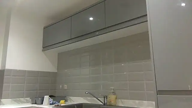 Snapshot of SnowBunnie97 chatting on December 2025 10:39:02 PM SnowBunnie97 online show from December 2025 10:39:02 PM