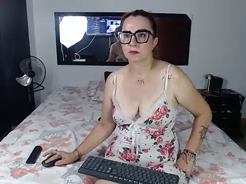 Snapshot of liss_curly chatting on February 2026 02:32:01 AM liss curly online show from February 2026 02:32:01 AM