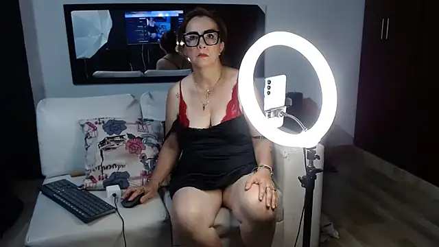 Snapshot of liss_curly chatting on February 2026 08:51:01 PM liss curly online show from February 2026 08:51:01 PM