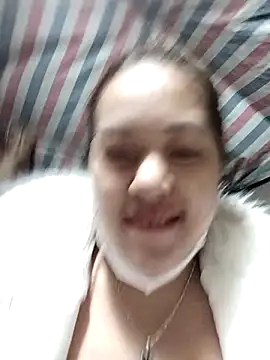 Snapshot of Lucky_cutee chatting on January 2026 11:34:01 AM Lucky cutee online show from January 2026 11:34:01 AM