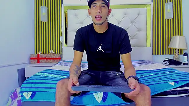 Snapshot of UnitedSoul chatting on January 2026 11:53:01 PM UnitedSoul online show from January 2026 11:53:01 PM