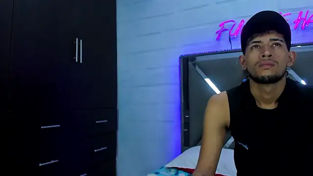 Snapshot of UnitedSoul chatting on February 2026 06:10:02 AM UnitedSoul online show from February 2026 06:10:02 AM