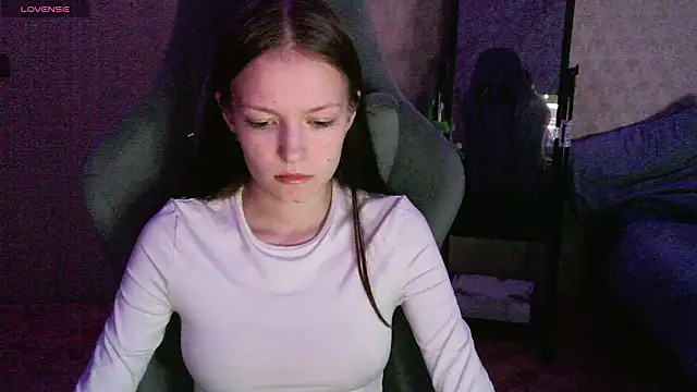 Snapshot of Yzi chatting on February 2026 01:56:02 PM Yzi online show from February 2026 01:56:02 PM