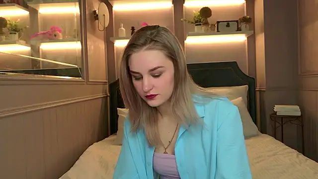 Snapshot of Molly_Voss chatting on January 2026 03:49:02 PM Molly Voss online show from January 2026 03:49:02 PM