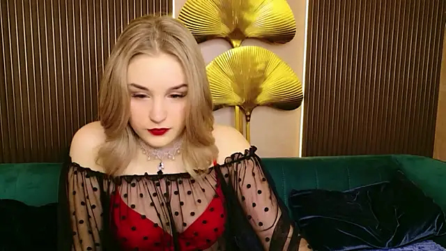 Snapshot of Molly_Voss chatting on January 2026 08:29:01 PM Molly Voss online show from January 2026 08:29:01 PM