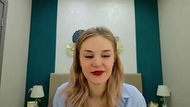 Snapshot of Molly_Voss chatting on February 2026 03:27:02 PM Molly Voss online show from February 2026 03:27:02 PM