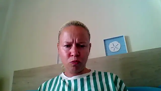 jennyblondeuk online show from May 2026 01:49:02 PM