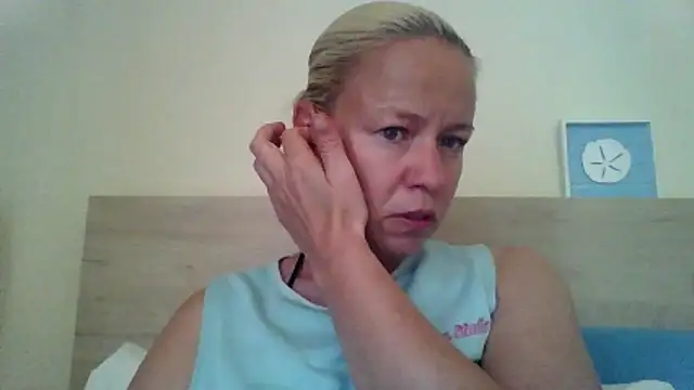 jennyblondeuk online show from May 2026 03:42:02 PM