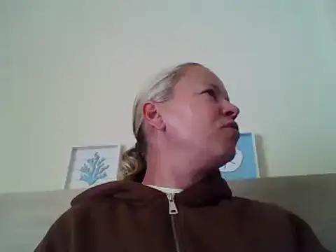 jennyblondeuk online show from May 2026 05:20:02 PM