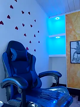 Snapshot of ashley-17 chatting on February 2026 05:14:02 AM ashley-17 online show from February 2026 05:14:02 AM