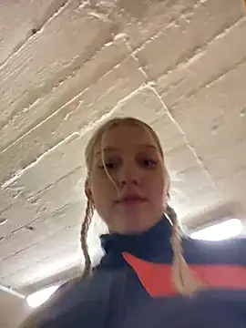 EmmiPemmi online show from February 2026 11:29:01 AM