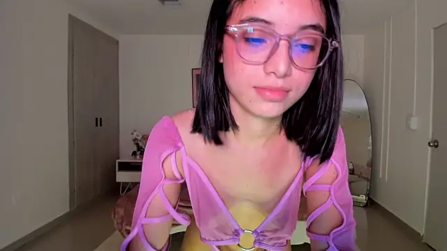 Snapshot of Zenith_glow chatting on April 2026 03:07:02 AM Zenith glow online show from April 2026 03:07:02 AM