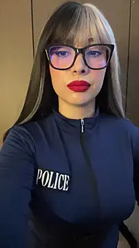 Snapshot of EmmaInPink chatting on February 2026 03:21:01 PM EmmaInPink online show from February 2026 03:21:01 PM