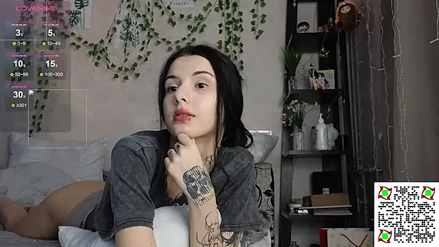 LeonaHinnes online show from January 2026 01:49:01 PM