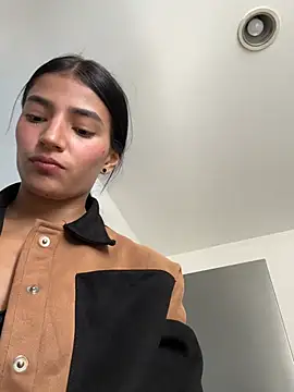 Snapshot of Ema_Rose_ chatting on February 2026 07:07:01 PM Ema Rose online show from February 2026 07:07:01 PM