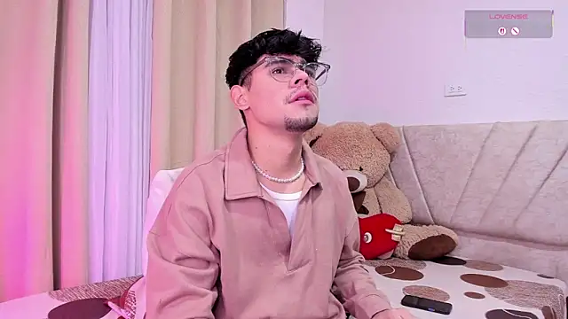 isaac saenzs online show from February 2026 01:51:01 PM