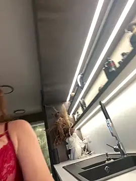 Snapshot of miamiamuse chatting on February 2026 03:05:02 PM miamiamuse online show from February 2026 03:05:02 PM