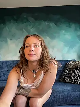 Snapshot of miamiamuse chatting on February 2026 03:32:01 PM miamiamuse online show from February 2026 03:32:01 PM