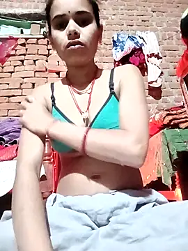 Snapshot of Fency_Love143 chatting on February 2026 12:40:02 AM Fency Love143 online show from February 2026 12:40:02 AM