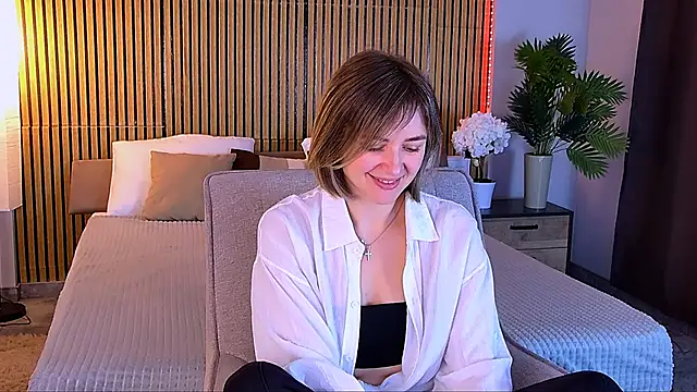 EmeraldGlow online show from May 2026 02:45:02 PM