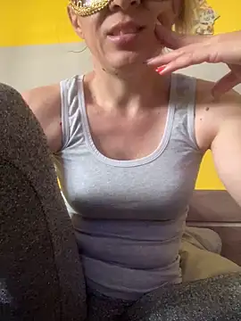 SexyMamiVee online show from May 2026 10:42:02 AM