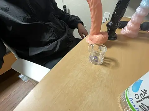 Snapshot of koreanbottom03 chatting on March 2026 11:36:01 AM koreanbottom03 online show from March 2026 11:36:01 AM