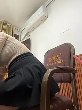 Snapshot of Molly-xiao chatting on February 2026 07:51:01 AM Molly-xiao online show from February 2026 07:51:01 AM