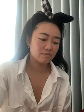 Molly-xiao online show from May 2026 03:55:02 AM
