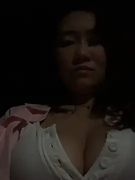 Molly-xiao online show from May 2026 02:45:01 PM
