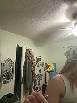 Trippyyb28 online show from February 2026 01:28:01 AM