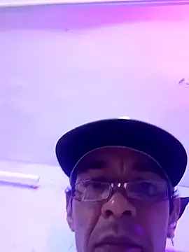 Snapshot of RealEl23 chatting on December 2025 01:03:01 AM RealEl23 online show from December 2025 01:03:01 AM