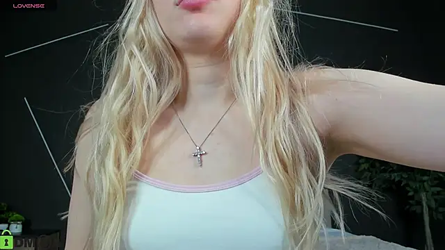 ChloeAlba online show from May 2026 03:11:02 AM