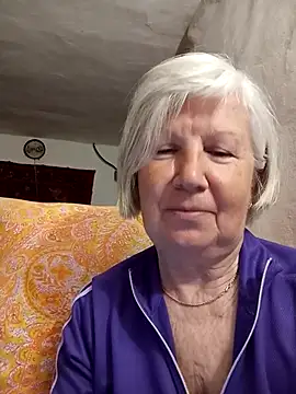 KlaudiaDarling online show from April 2026 05:32:01 PM