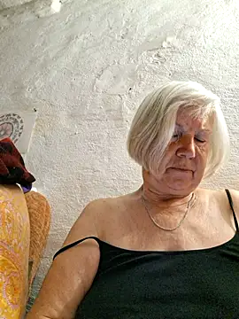 KlaudiaDarling online show from June 2026 07:12:02 PM