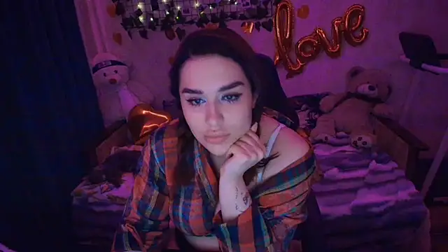 AlisiaRose online show from April 2026 01:47:01 AM