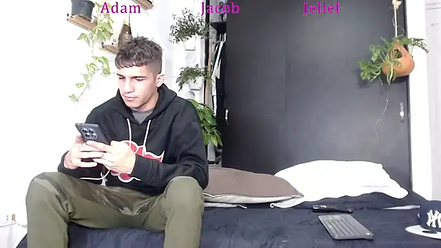 Snapshot of Interracial_Snow_Bunny chatting on January 2026 10:24:02 PM Interracial Snow Bunny online show from January 2026 10:24:02 PM