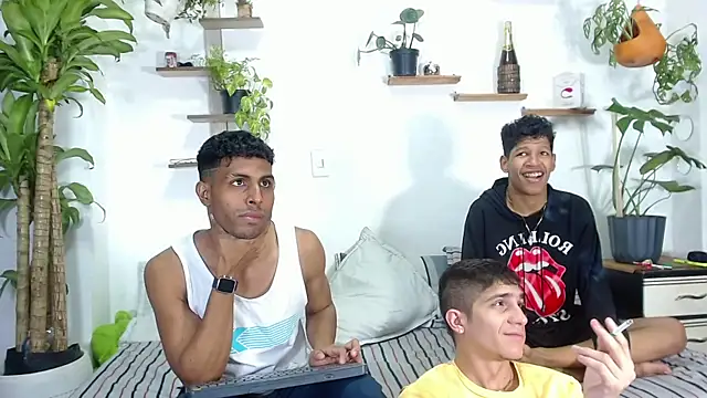 Snapshot of Interracial_Snow_Bunny chatting on February 2026 11:31:01 PM Interracial Snow Bunny online show from February 2026 11:31:01 PM