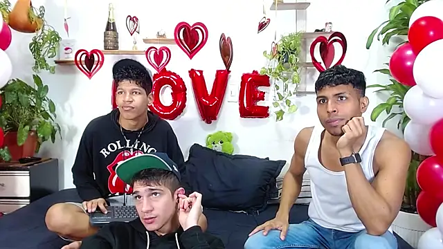 Snapshot of Interracial_Snow_Bunny chatting on February 2026 06:59:02 PM Interracial Snow Bunny online show from February 2026 06:59:02 PM