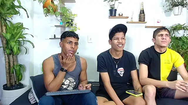 Snapshot of Interracial_Snow_Bunny chatting on February 2026 09:15:02 PM Interracial Snow Bunny online show from February 2026 09:15:02 PM