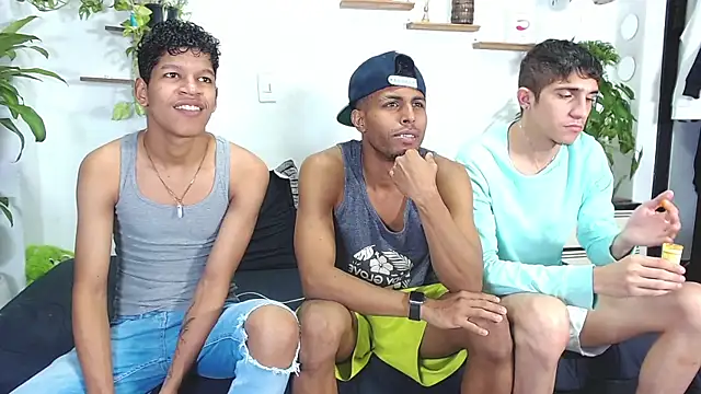 Snapshot of Interracial_Snow_Bunny chatting on February 2026 11:13:01 PM Interracial Snow Bunny online show from February 2026 11:13:01 PM